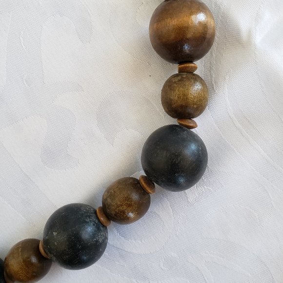 Vintage Chunky wood bead Boho statement necklace. - Picture 4 of 6